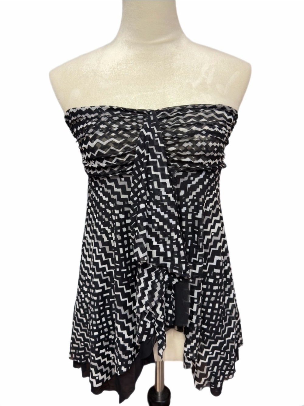 Y2K Strapless abstract top